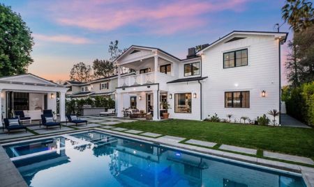 Sarah recently bought a mansion in L.A. for $4 million.